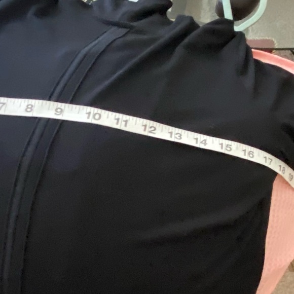 Vina Active 🔵 Life Lightweight Black Stretch Top NWT - Picture 11 of 11